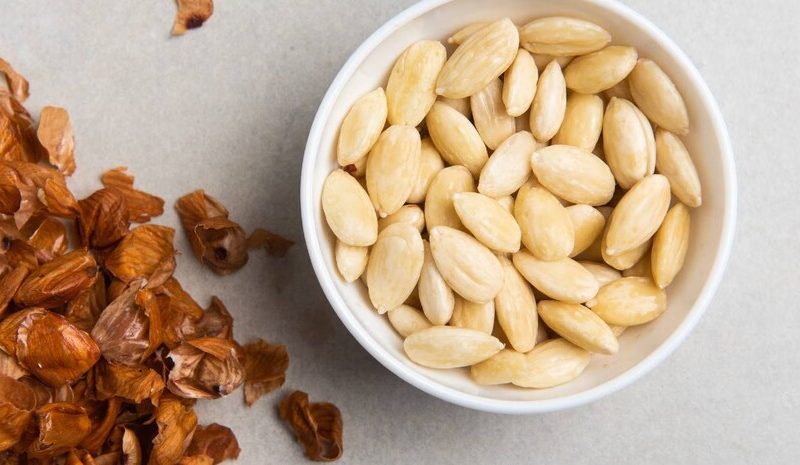 Peeled Almonds